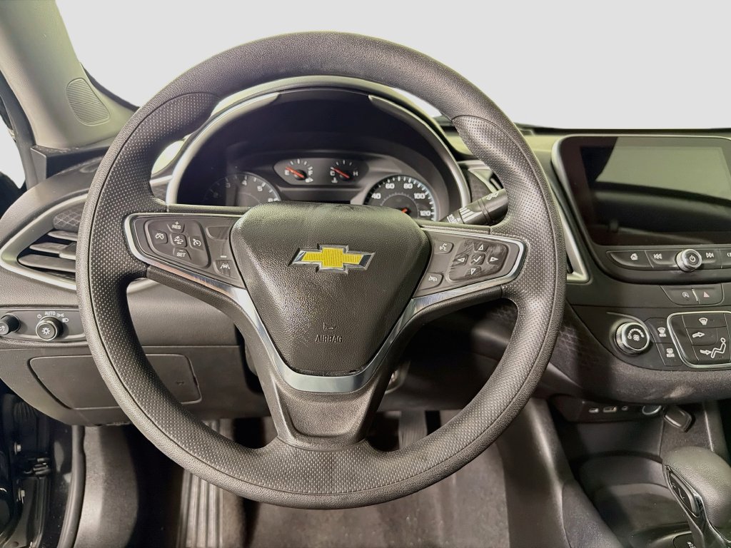 Used 2025 Chevrolet Malibu LS FWD image 15