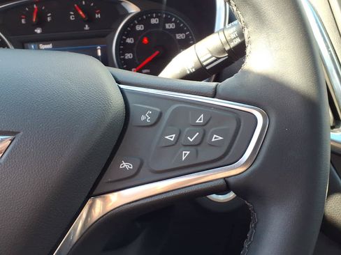 Used 2024 Chevrolet Equinox LT AWD/4WD image 16