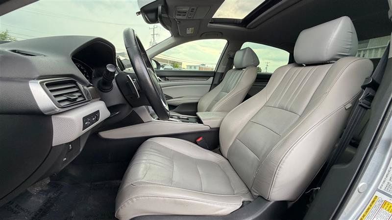 Used 2018 Honda Accord Touring image 24