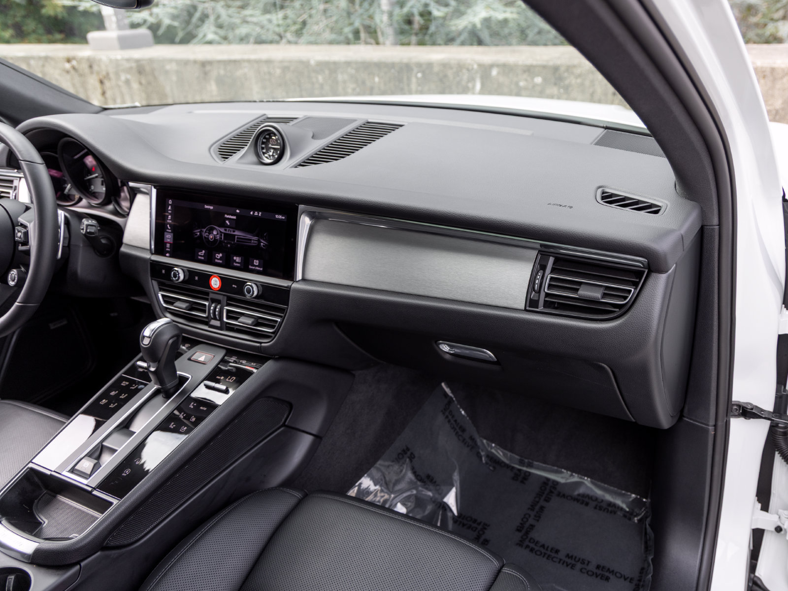 Used 2026 Porsche Macan AWD/4WD image 65