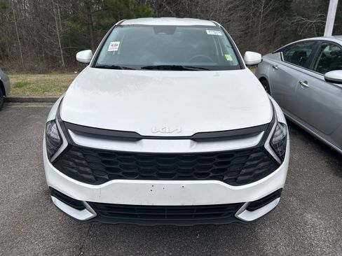 Used 2024 Kia Sportage LX image 2