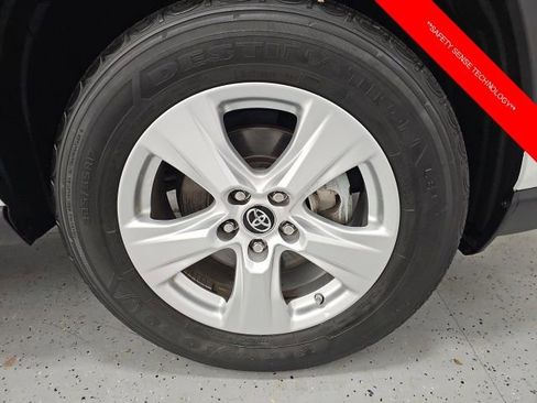 Certified 2020 Toyota RAV4 LE image 9