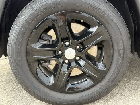 Used 2023 Jeep Compass Latitude w/ Convenience Group image 11