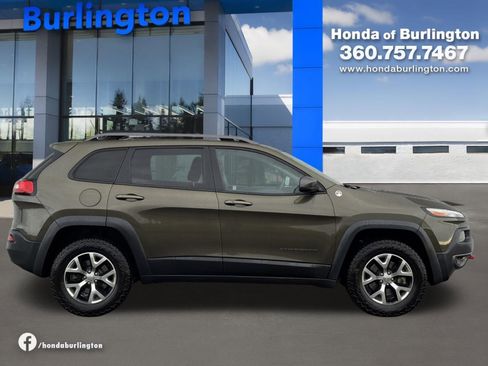Used 2015 Jeep Cherokee Trailhawk w/ Comfort/Convenience Group image 7