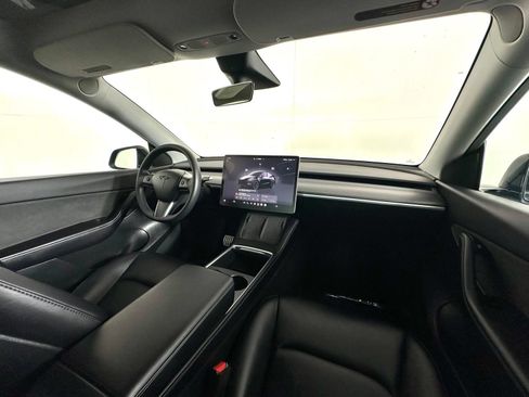 Used 2022 Tesla Model Y Performance AWD/4WD image 2