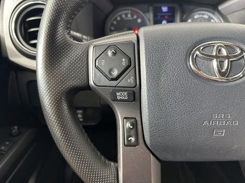 Used 2020 Toyota Tacoma TRD Sport AWD/4WD image 15