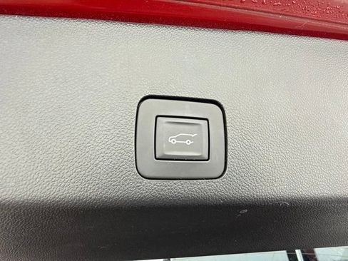 Used 2023 Buick Encore GX Essence w/ Experience Buick Package FWD image 8