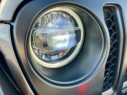 Used 2021 Jeep Gladiator Rubicon image 8