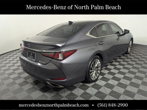 Used 2019 Lexus ES 350 Ultra Luxury image 6