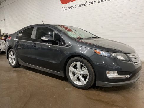 Used 2015 Chevrolet Volt Premium w/ Premium Trim Package image 2