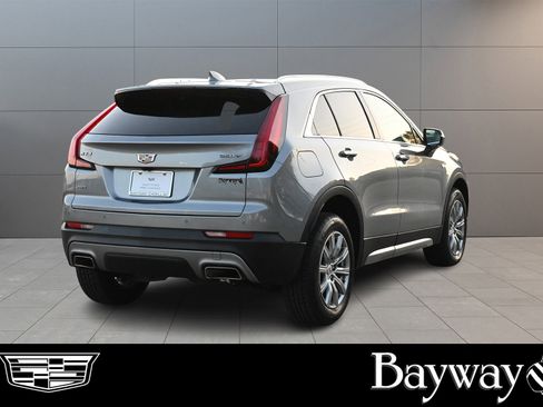 Used 2023 Cadillac XT4 Premium Luxury image 5