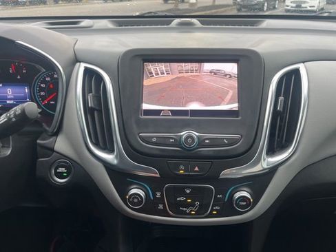 Used 2022 Chevrolet Equinox LS w/ LS Convenience Package image 22