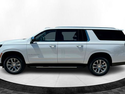 New 2025 Chevrolet Suburban Premier image 2