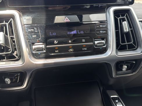 Used 2023 Kia Sorento EX w/ Panoramic Sunroof Package FWD image 29