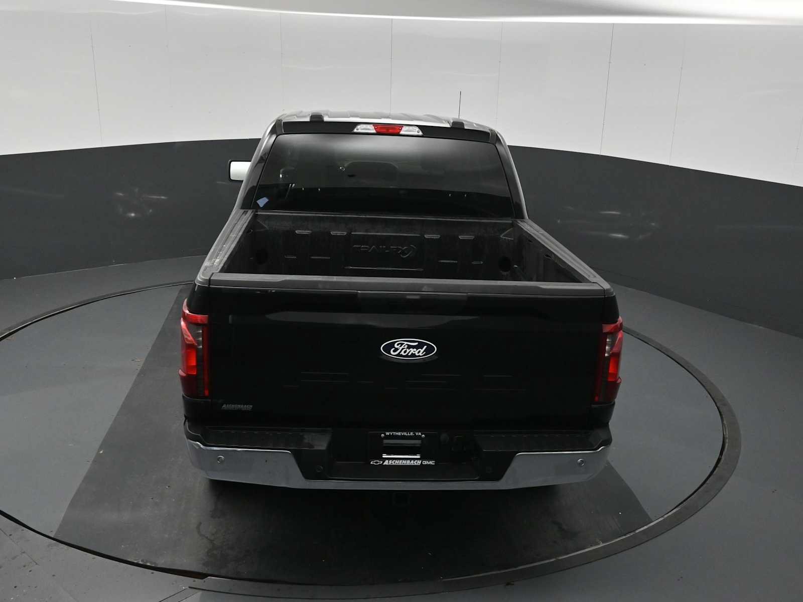 Used 2025 Ford F150 XLT w/ Equipment Group 301A Standard AWD/4WD image 16