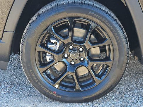 New 2026 Jeep Compass Latitude image 9