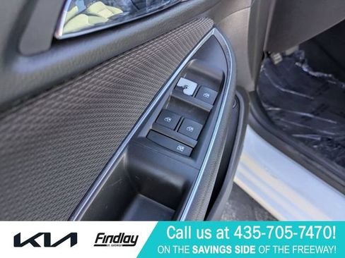 Used 2019 Chevrolet Cruze LT w/ Sun And Sound Package FWD image 13