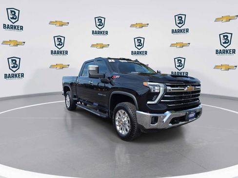 Used 2025 Chevrolet Silverado 2500 LTZ w/ LTZ Premium Package AWD/4WD image 2