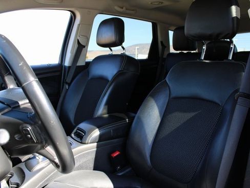 Used 2019 Dodge Journey Crossroad image 16