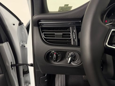 New 2026 Porsche Macan AWD/4WD image 26