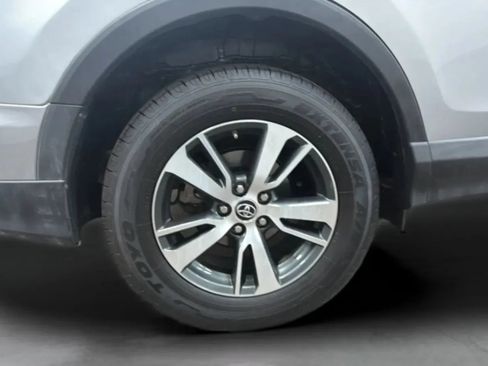 Used 2018 Toyota RAV4 XLE FWD image 27