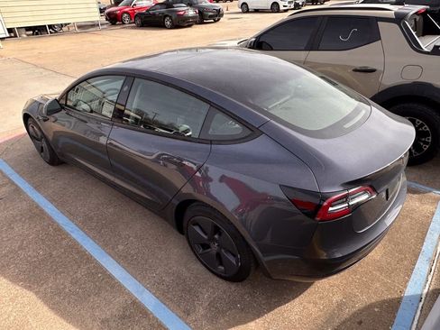 Used 2023 Tesla Model 3 Standard Range image 5
