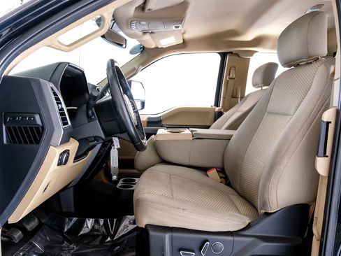 Used 2017 Ford F150 XLT w/ Equipment Group 302A Luxury image 3