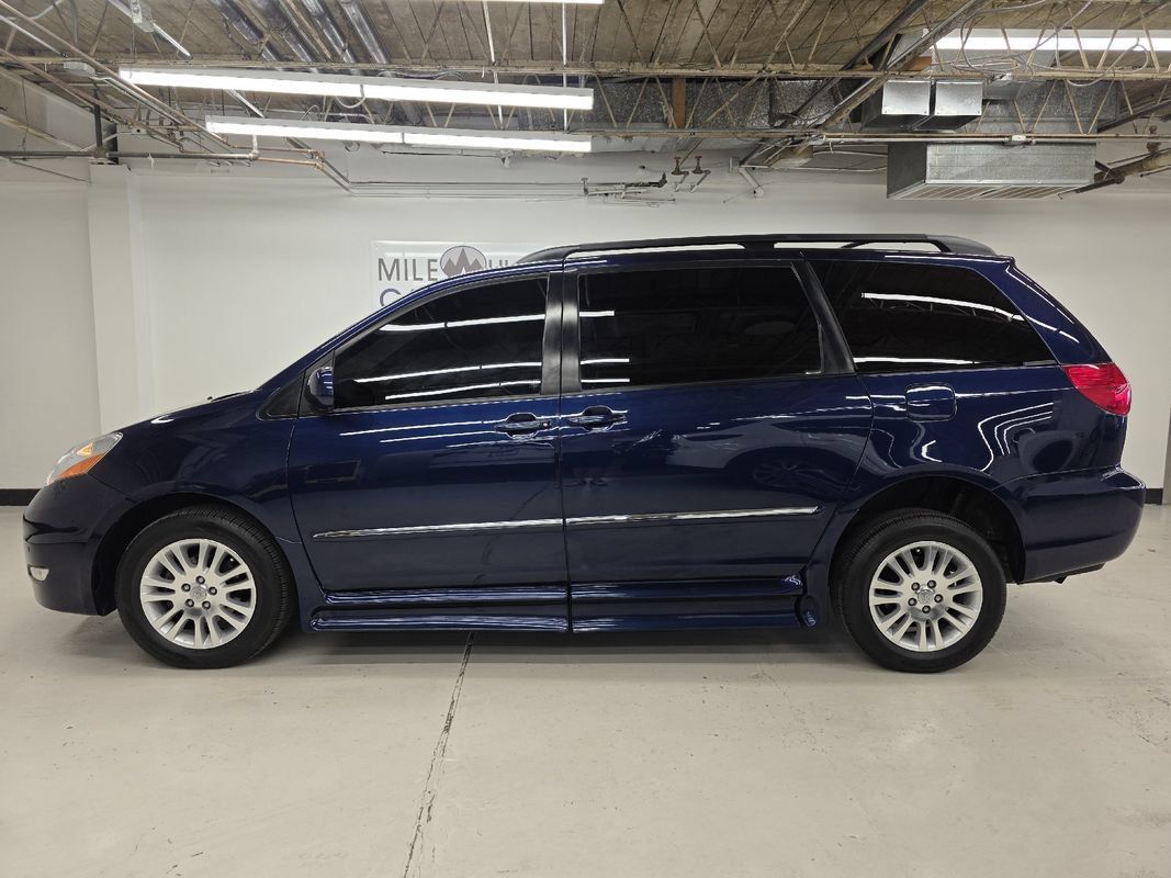 Used 2007 Toyota Sienna XLE FWD image 6