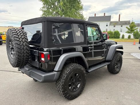 Used 2024 Jeep Wrangler Sport AWD/4WD image 4