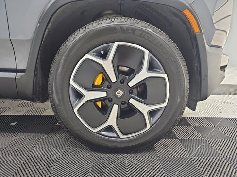 Used 2023 Rivian R1S Adventure AWD/4WD image 11