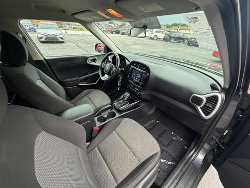 Used 2020 Kia Soul LX FWD image 27