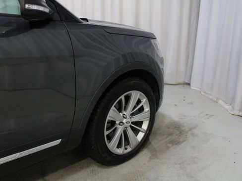 Used 2019 Ford Explorer Limited w/ Class III Trailer Tow Package FWD image 30