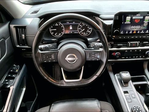 Used 2022 Nissan Pathfinder SL AWD/4WD image 6