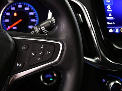 Used 2022 Chevrolet Equinox Premier image 21