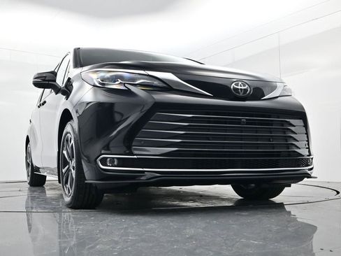 New 2026 Toyota Sienna Platinum image 54