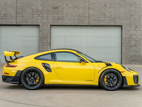 Used 2018 Porsche 911 GT2 RS RWD image 9