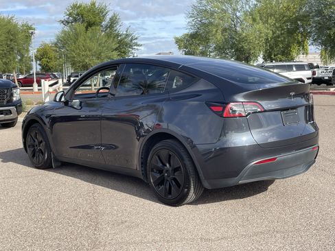 Used 2025 Tesla Model Y Long Range image 5