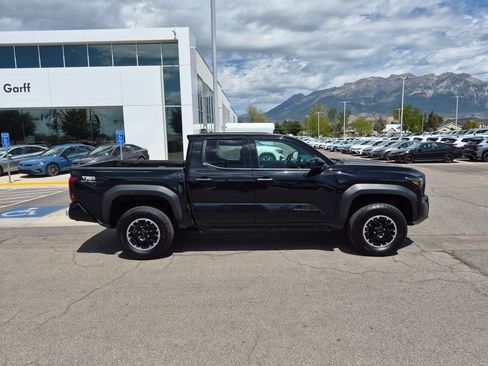 Used 2025 Toyota Tacoma TRD Off-Road AWD/4WD image 2
