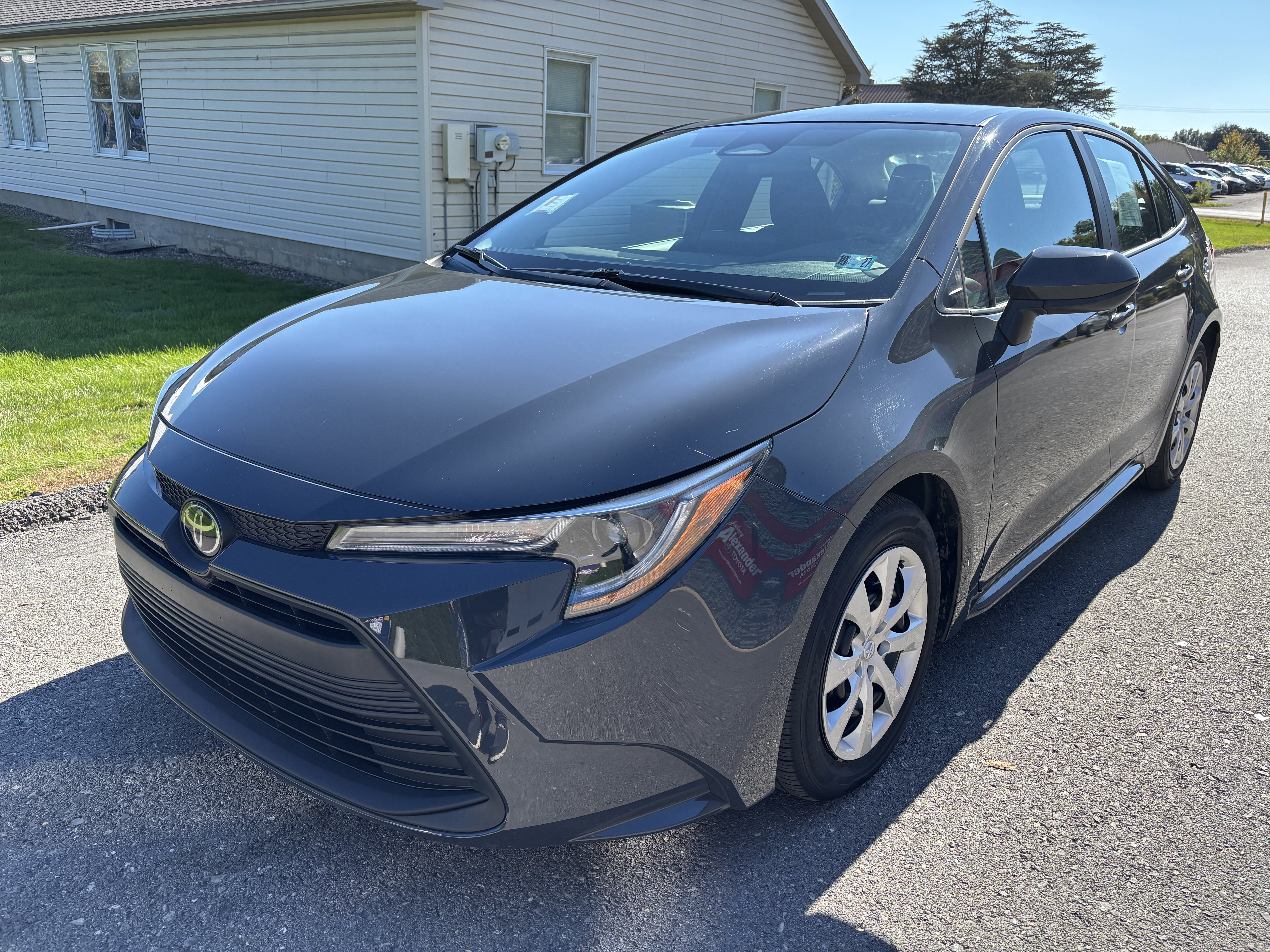 Used 2024 Toyota Corolla LE FWD image 8