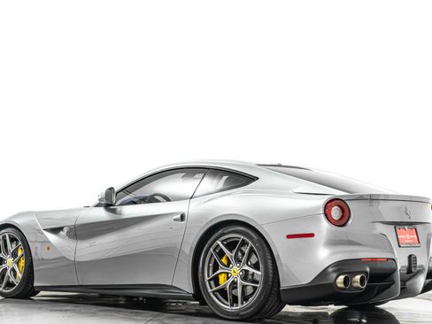 Used 2016 Ferrari F12 Berlinetta RWD image 33