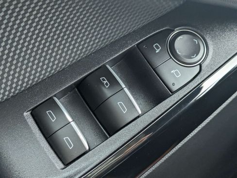 Used 2026 Chevrolet Equinox RS FWD image 21