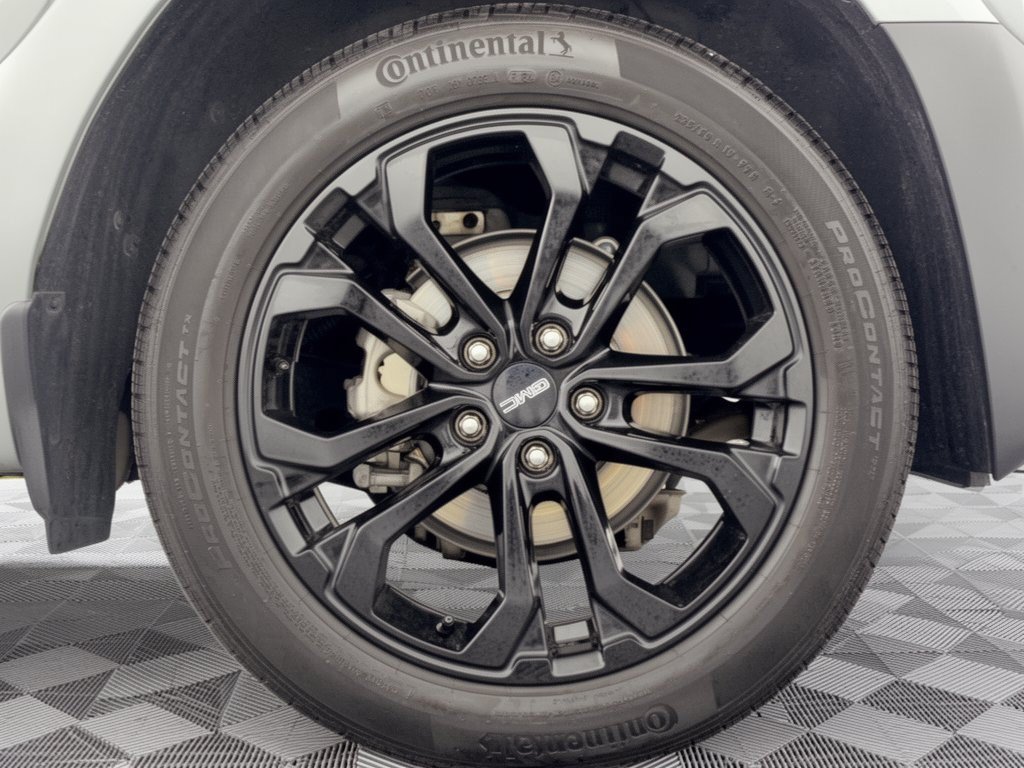 Used 2020 GMC Terrain SLE w/ Driver Convenience Package FWD image 13