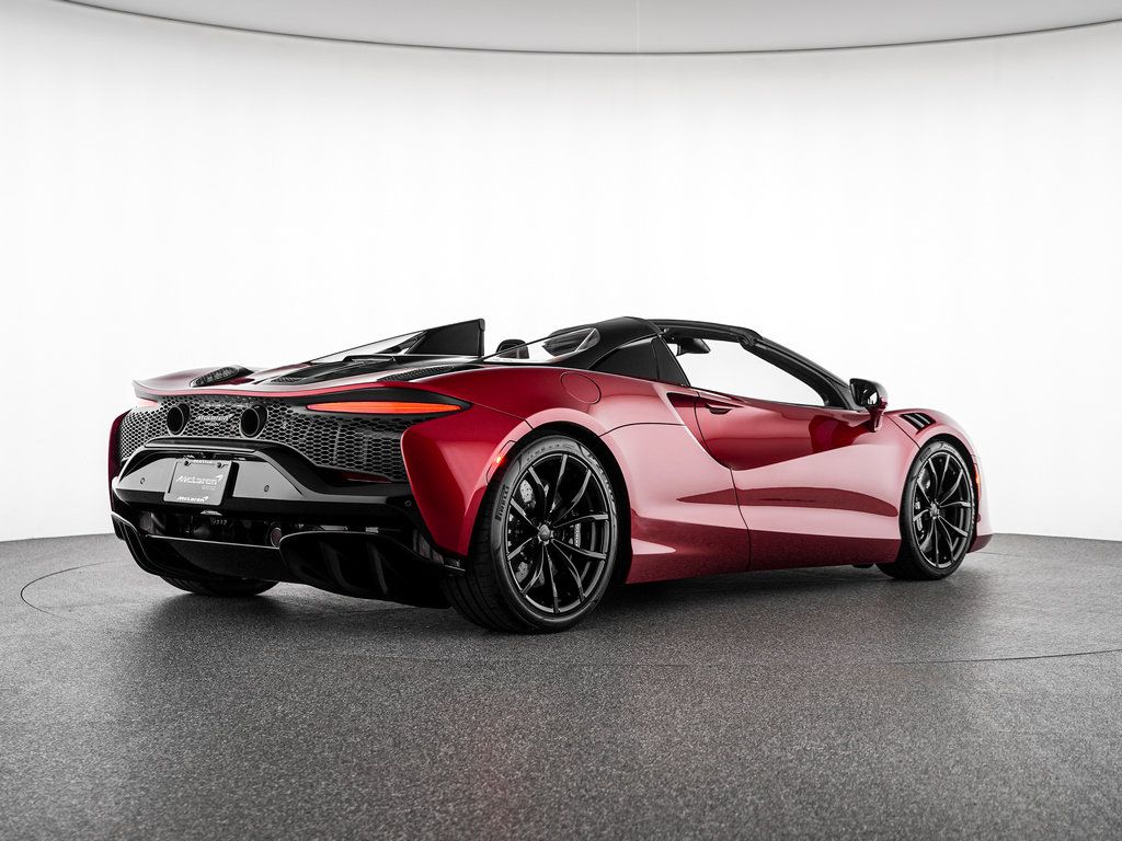 Used 2025 McLaren Artura Spider RWD image 2