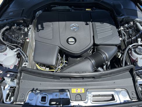 New 2025 Mercedes-Benz C 300 4MATIC Sedan image 36