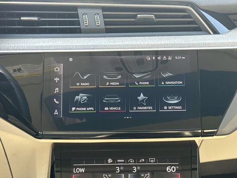 Used 2024 Audi Q8 e-tron Premium Plus AWD/4WD image 20