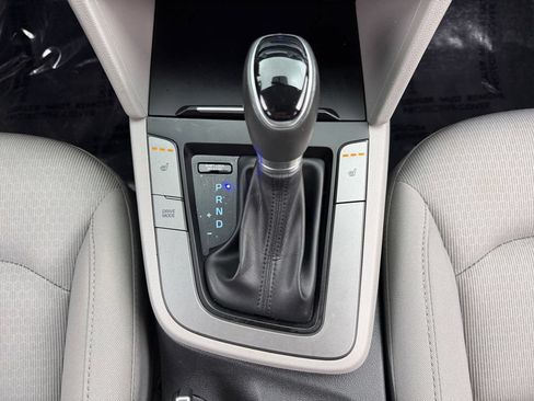 Used 2018 Hyundai Elantra Value Edition FWD image 13