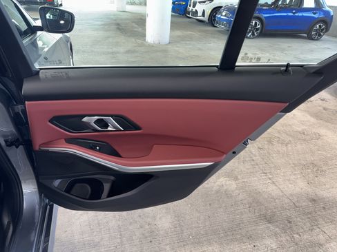 Used 2025 BMW 330i Sedan w/ Premium Package RWD image 11