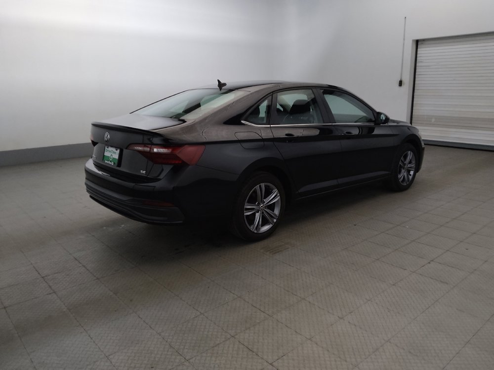 Used 2023 Volkswagen Jetta SE FWD image 10