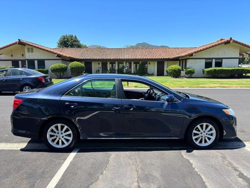 Used 2014 Toyota Camry XLE FWD image 3