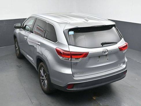 Used 2017 Toyota Highlander XLE image 14